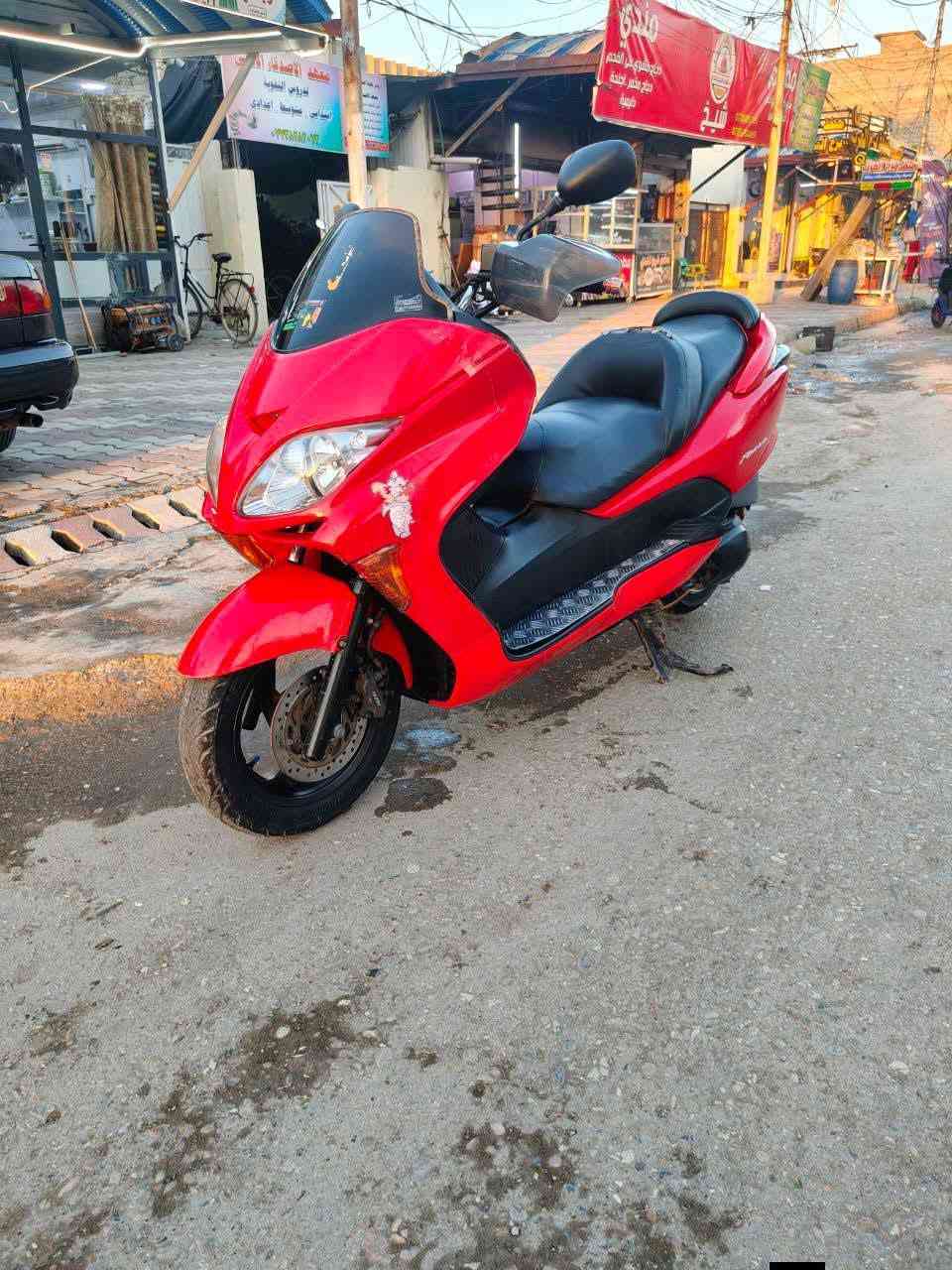 السلام عليكم دراجه فورزه دراجه جديدة محرك ايخبل ما مفتوح ناعمه شلعه ومعدل فول دبل اشاره تايرات جدد كهربائيات كلها شغاله دراجه بلاديه السعر مليون مكاني ديالى بعقوبه *********** متواجد واتساب
