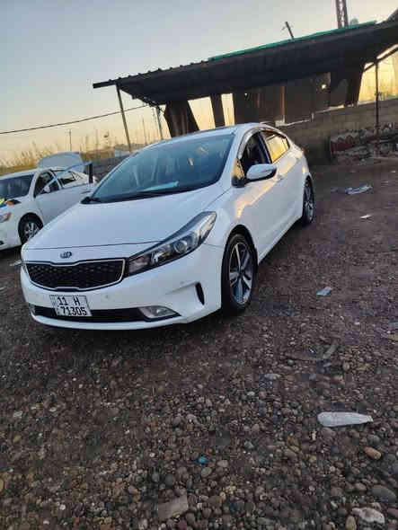 سيراتو موديل 17 ايراني مكفوله ماعده شبر بل باب ال خلف السايق بارد فقط ماشيه 100
المكان بغداد
السعر 155 وبيها مجال
***********
