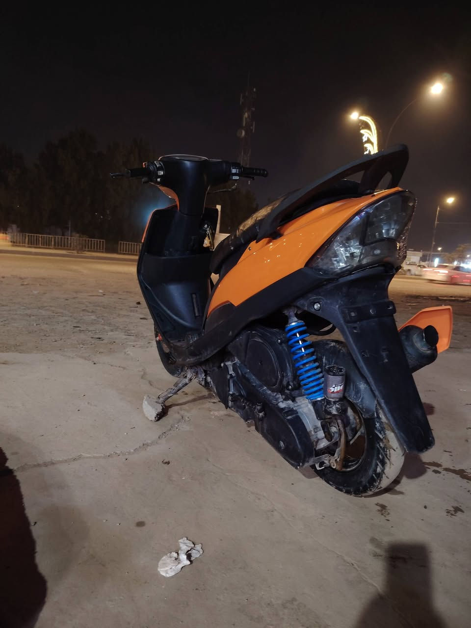 السلام عليكم للبيع ماكس عدله دراجه جاهزه كلشي مناقصه مكينه بلاديه ممزوده السعر500وقابل للتفاوض
مكان دراجه حله مركز مدينه 
للأستفسار ***********
