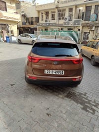 كيا سبورتج   موديل 2017 ماشية 70 الف حقيقي  موصفاتها : بانورمار  مكينة...