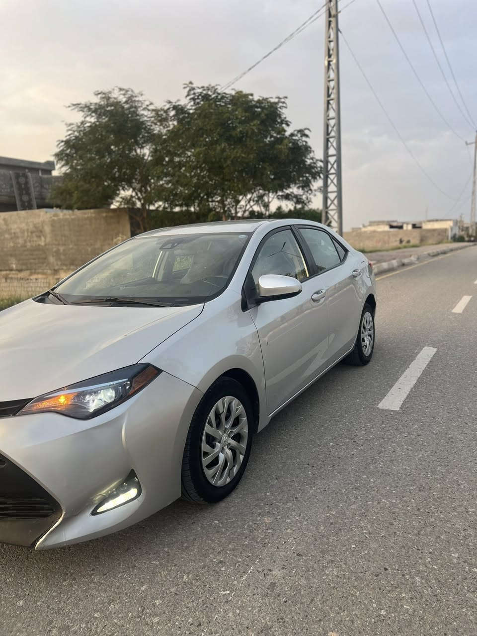 السلام عليكم كورلا 2017 للبيع السياره كفاله عامه من امريكا سرقه جاملوغ مبدل ابلادي السياره بدون ارباك بدون حادث بدون ظربه مكينه وكير بلشرط رادار حجر صدر امامي خلفي جديد تخم تاير جديد رقم سلمانيه سنويه جديده مكان السياره ديالى الاتصال على هذا الرقم ***********
