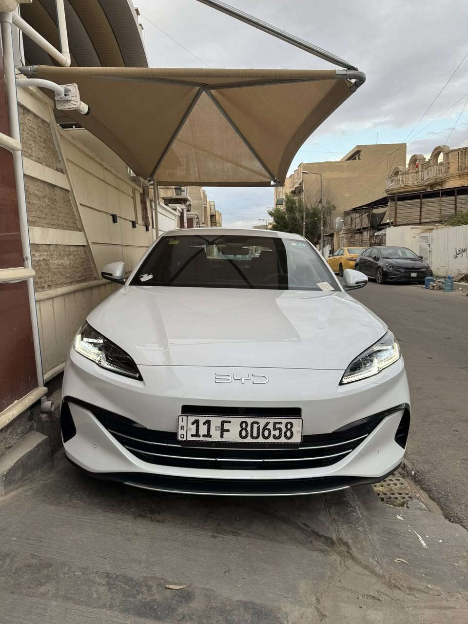 BYD
سيل 6 
موديل 2025 زيرو ابيض 
ماشيه1400  فقط 
رقم بغداد لون ابيض كفاله عامه من كلشي 
فول عده الفتحة  
٥ كامرات 
شاشه دواره 
شاشه كبيره 
جلد كشنات ريكارو 
تحكم كشنات كهرباء 
قطعتين تبريد 
تحكمات سترين 
اشارت مري 
بصمه وكارت دخول 
منفاخ هوء 
شاحنه اصليه 
وشاحنه وكاله ام محوله بدون ايرث 

بغداد معارض الكريعات معرض الامام المركزي  

***********
