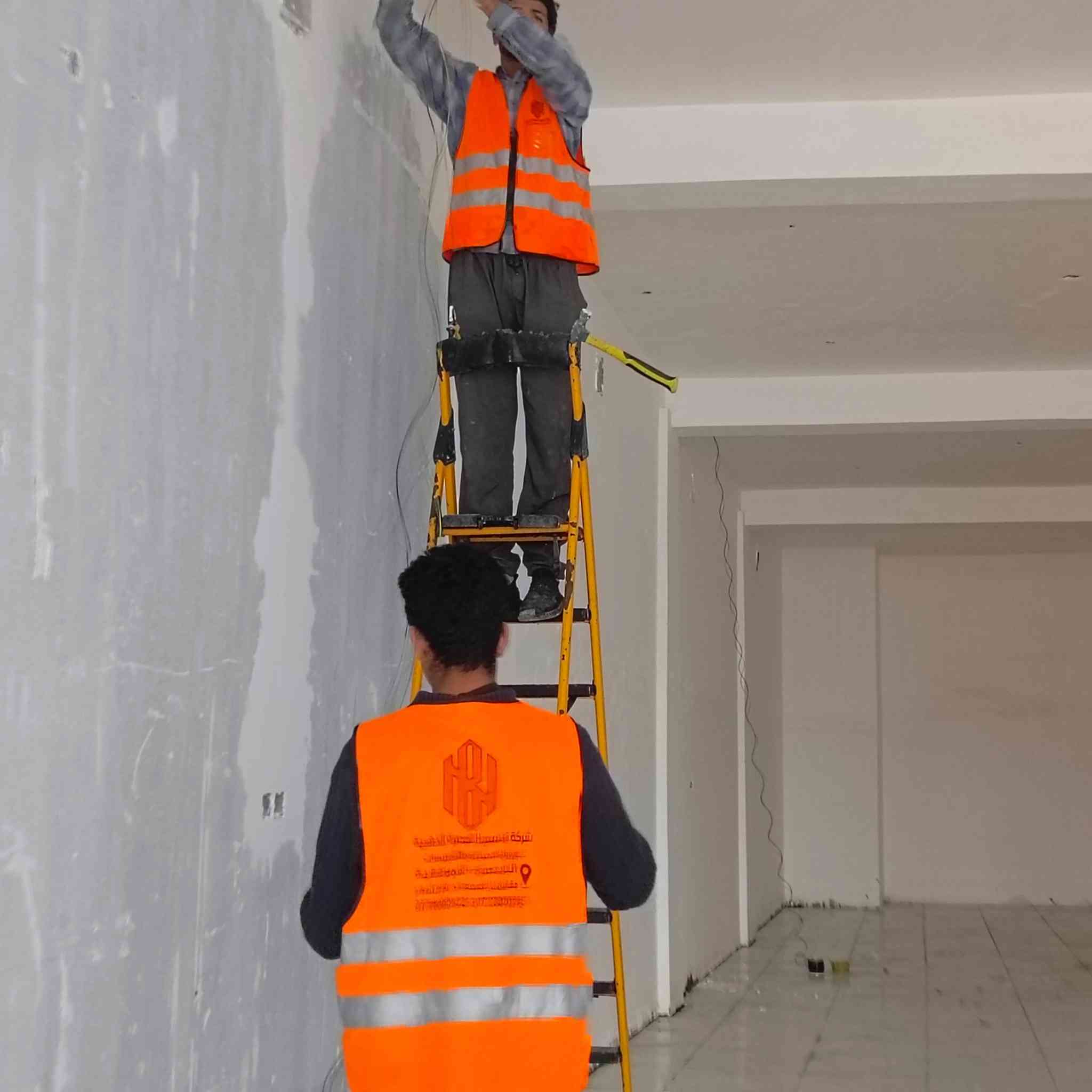 من احد مواقع كادر السيف للتأسيسات ألكهربائية منطقة كرمة علي الناحية تسليك أسواق المواد من  @ شركة نسيم البصرة في منطقه الموفقية شارع النهر للتواصل ***********
