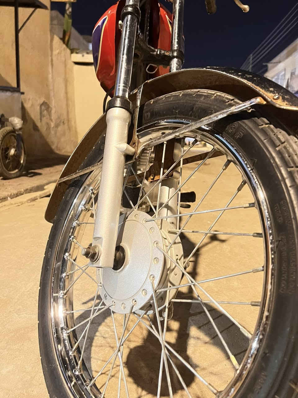 السلام عليكم دراجه  لبيع مديل 2025دراجه بعدهي جديده بل حقيقه احله  تجي تطلع بيه وشوفه وتقتنع بيه يله تاخذه 
السعر 750
العنوان البصره الحيانيه شارع السيد 
الرقم ***********
الدراجه اوراق سكنر 
المو شراي لا يخابر
