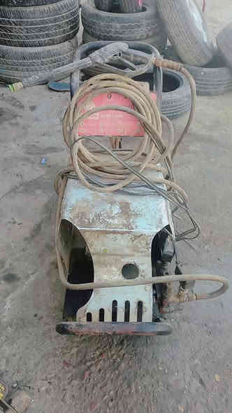 سلام عليكم 
عندي هاي الضاغطه للبيع شغاله وكامله عوزه بس چبنه 
سعره ب350الف وبيه مجال مكاني دوانيه قضاء الشاميه 
***********
