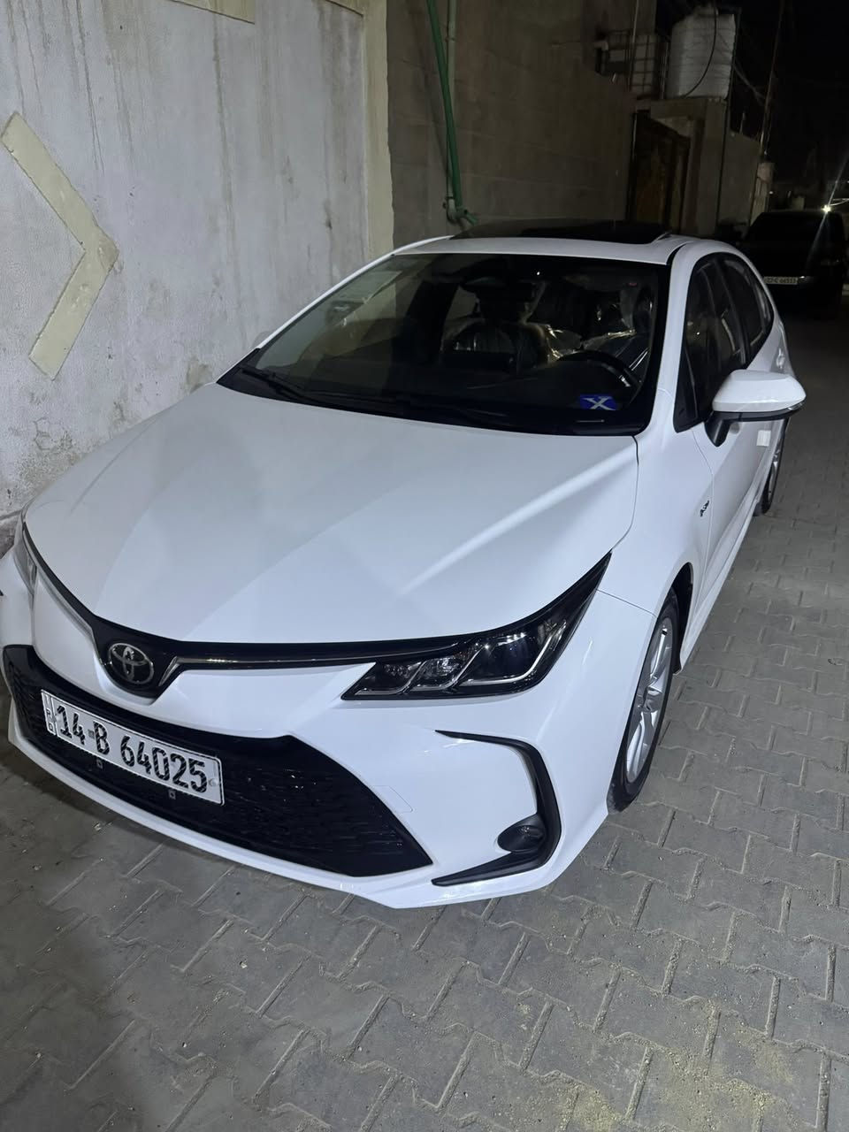 كورلا هايبرد 2025 رقم بصره باسمي تحويل ثاني يوم مكفول صبغ ضربه تبديل بارد 
ماشيه 15km
فول 1/1
حساسات امامي خلفي كامره خلفي 
فتحه كشنات جلد بصمه 
شاشه هواي موصفات  باقي معروفه
سعر 160 بيه مجال شراي يتصل 
+964 772 838 0887
