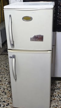 ثلاجة • نظيفة • شغالة