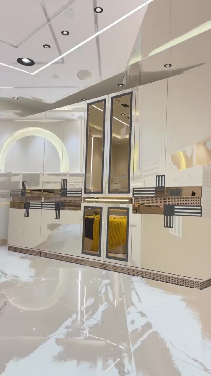 *تم  وصول موديل* *رغده*
شغل تركي درجه اولى 
*معمل دافنس*

10قطع 
قياس الكنتور مع الملحق 330سم 
سرير مخزن
شازلون مخزن 
ضهر بلوك 
برغي وجوي حديد 
اناره بل سرير
اناره بل كنتور 
اناره بل ميز تواليت   
 شغل فول درجه اولى 
*جام برونز  مطرش*

*السعر الجديد 1,400,000الف*✅

يوجد لدينه توصيل وشد للجميع محافظات نقل وشد 75 الف
الاستفسار الاتصال على رقم 
***********
@إشارة
