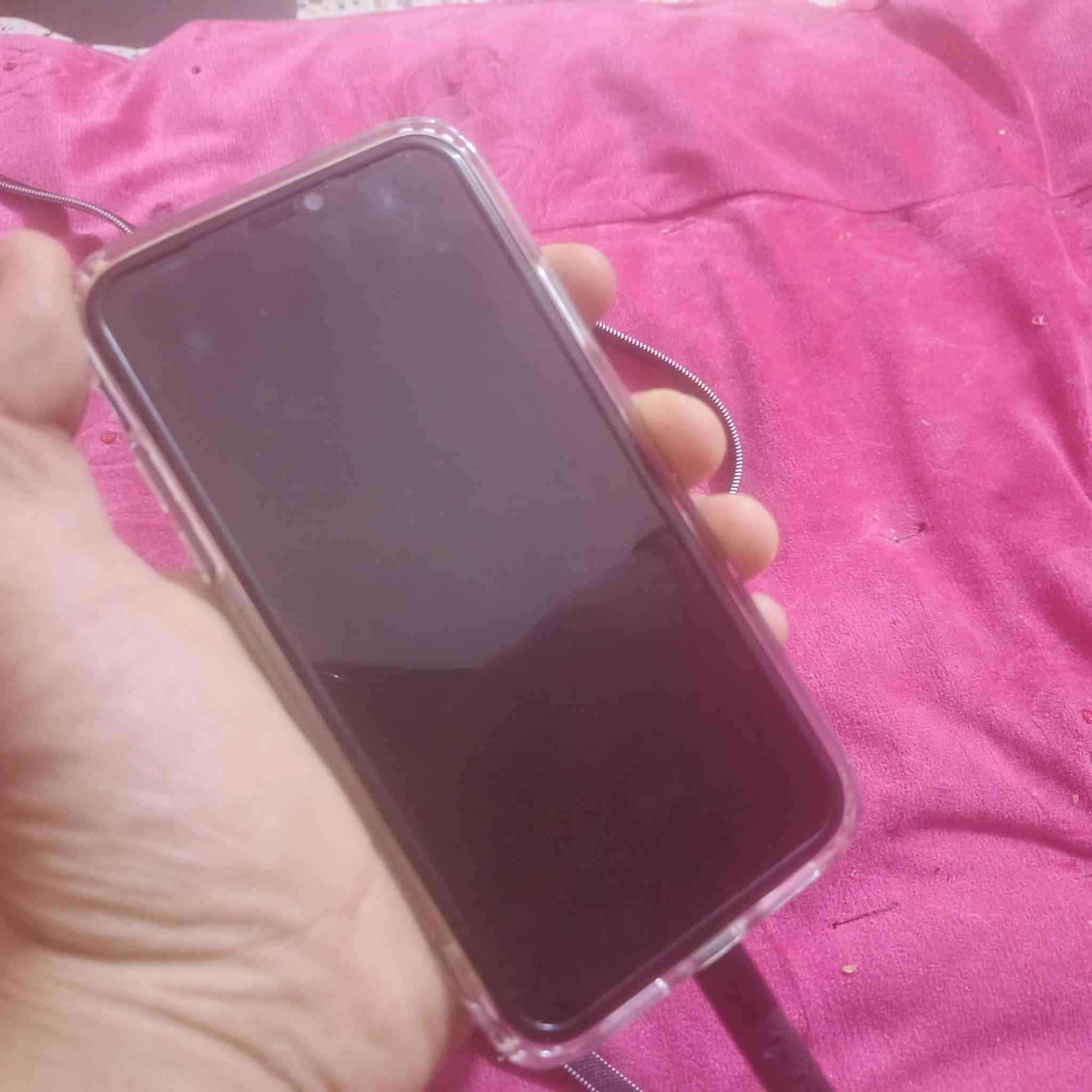سلام عليكم.
ايفون11 عادي. 

جهاز نضيف بلادي مبدل فقط بطاريه نسبه100 
فيس ايدي شغال .جهاز كله شغال جهاز نضيف شاصي زلغ مابي جهاز كله بلادي مبدل فقط بطاريه كلشي شغال _مكاني ميسان قضاء كميت سعر 300 وبي مجال ***********
