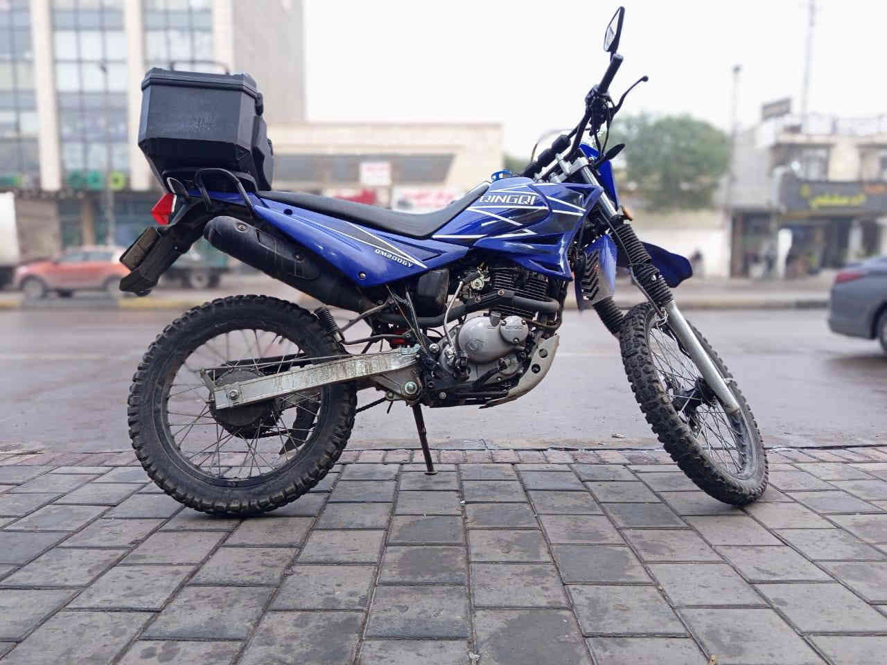 السلام عليكم 
دراجه قفاز نوع كلكن 
محرك 200cc
موديل  2024 
مخاذه 2025 شهر السادس شركه  عجلة الخليج 
ماشيه قليل بعده بلادي برغي مامفتوح بيه 
رقم اربيل تحويل مباشر
‏‪+964 772 256 5461‬‏
مكلف بل نشر غير متواجد على الفيس 
اتصال على الرقم
