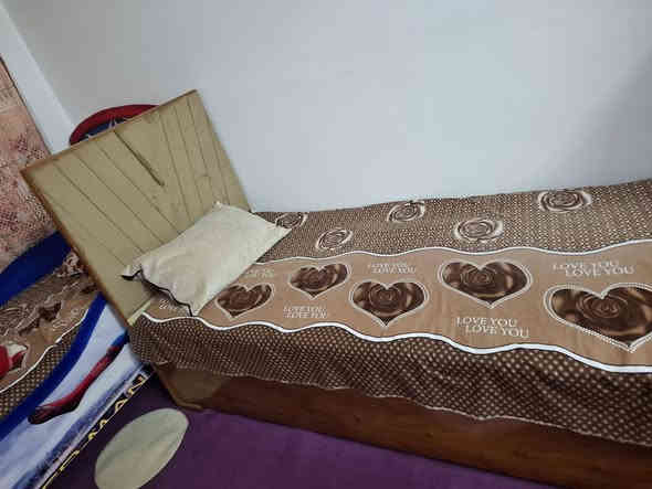 جرباية خشب صاج نفر مستعمل شي قليل جديدة وجه دوشمة ومع جكمجة العنوان برطلة اتصال بالرقم *********** / ***********
