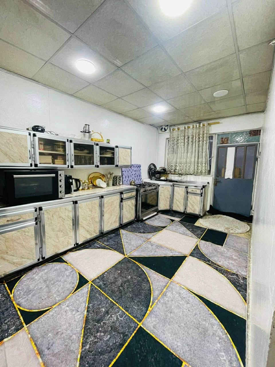 🔴🔴اعلان اعلان
بيت للبيع بيع مستعجل
بيت للبيع في حي اليرموك الحانب الايمن

المساحة 200 
الواجهة 10
العمق 20 

ملك صرف شرط التحويل

طابقين 
الطابق الاول غرفتين نوم 
الطابق الثاني غرفة نوم وبالإضافة إلى بيتونات 2

العنوان الجانب الأيمن حي اليرموك مقابل حديقة اليرموك بالظبط 

العنوان مقابل حديقة اليرموك من جهة السايدين اقرب نقطة دالة برج اسياسيل
البيت بناء نهاية الثمانينات بحالة جيدة جاهز للسكن
للاستفسار الاتصال على
***********
***********
نستقبل جميع العروض الدور والأراضي في جميع مناطق الموصل
مكتب دار المملكه للعقار
تابع الصفحه ليصلك كل جديد 🔴🔴
