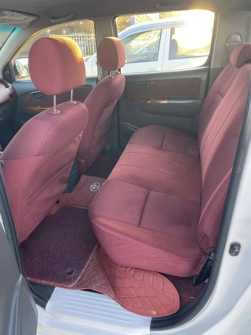 السلام عليكم تيوتا هايلوكس موديل ٢٠١٤ شاصي ١٩ كويتيه ام البطل المرغوب رقم ديالى سنويه لل ٢٠٢٧ سياره حلوه جاهزه مابيه اي نقص تدفئه تبريد تحكمات استيرن كهربائيات كله شغاله محرك ما مفتوح بدون صرف بخار صدر تخم تاير ميكانيك حداديه كله كفاله بيه مكانات بارد شي بصيط كفاله من صبغ ماشيه ٢٠٠ الف حقيقي مكان ديالى بعقوبه للاستفسار 
***********
