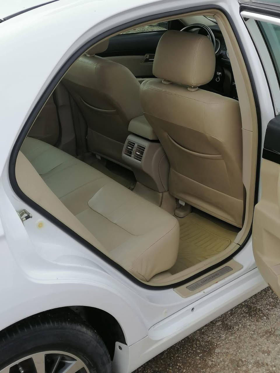 ***********
جيلي امكراند٨ للبيع
محرك 20 ميتسوبيشي المرغوب والاقتصادي بدون بخار لوك ويشتغل على بانزين عادي بدون مشكلة
كير اوتو وعادي وسبورت
شاشة ايباد وكاميرا خرائط ويوتيوب
موديل 2014
كونترول 4 جامات كهرباء واوتو
سلايد
قفل مركزي ونظام سرقة
لايتات زينون واوتو وبك لايت ليد
كشنات جلد
تبريد مركزي امامي خلفي ثلج وتحكم بيانو وشاشة
السعر 85 وبيها مجال بسيط
