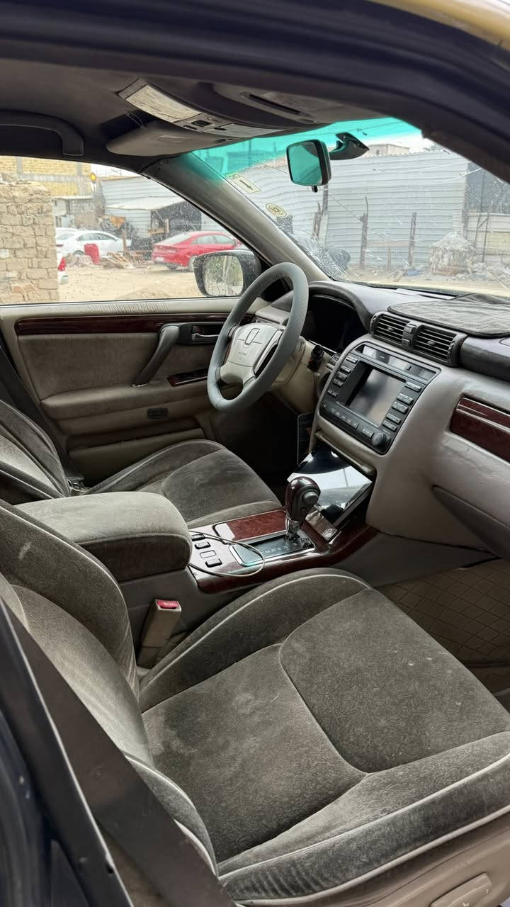 كراون ملكه ٣ دكم ٢٠٠٥ اصوليه رقم صدامي احمر كصه قماره تريد مداور تريد وكاله عامه مفحوصه وجاهزه السياره تبريد ومكينه وكير كله جديد حداديه ٧٠٪؜ تخم تاير جديد وياله جدد سعره ٤٠ وبيه مجال
***********
