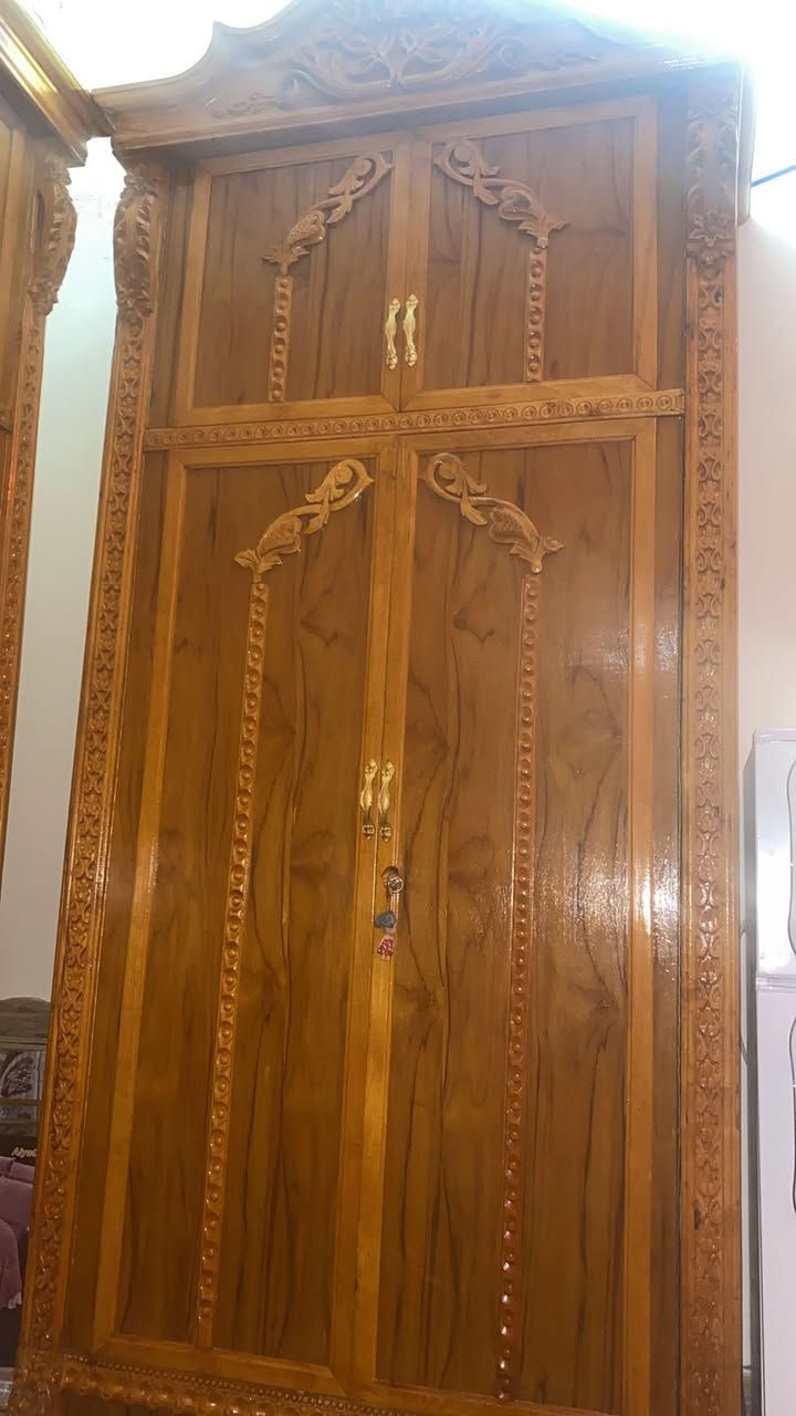 سلام عليكم غرف نوم مستعمله شي قليل خشب صاج 
مكان بغداد مشتل الأستفسار ***********
