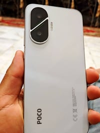 poco F7مستخدم قليل مبدل شاشه اصليه وكاله شاومي تدعم البصمه ذاكره 528عش...