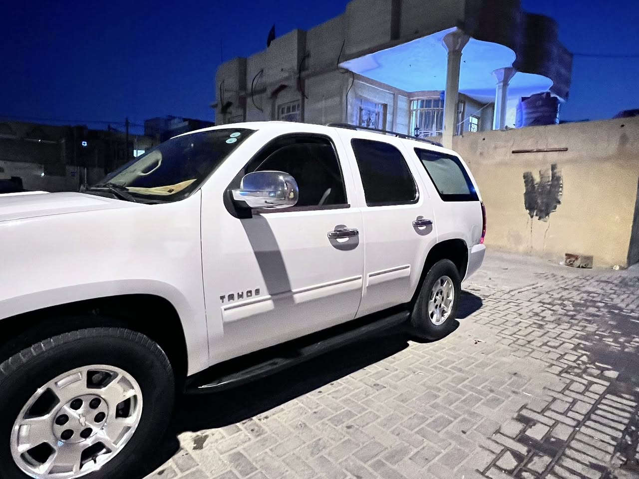 السلام وعليكم سياره تاهو 2012 LT
سياره كفاله بيها بارد بس اصوليه وكاله بسمي 
سعر 255بيها مجال قليل مكان السياره البصره
للستفسار ***********
