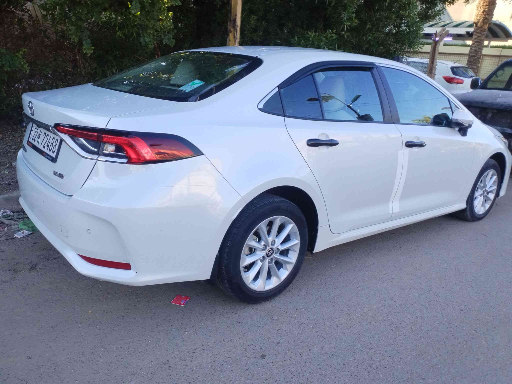 السلام عليكم

كورلا موديل 2022 بنزين فقط
خليجي شركه ساز 
مكفوله ماعدا شخط باب السائق كما موضح بالصور
ماشيه 120الف كيلو
السعر 165ورقه 
رقم اربيل دولي بأسمي مع هزه جديده 
مكاني بغداد 
***********
