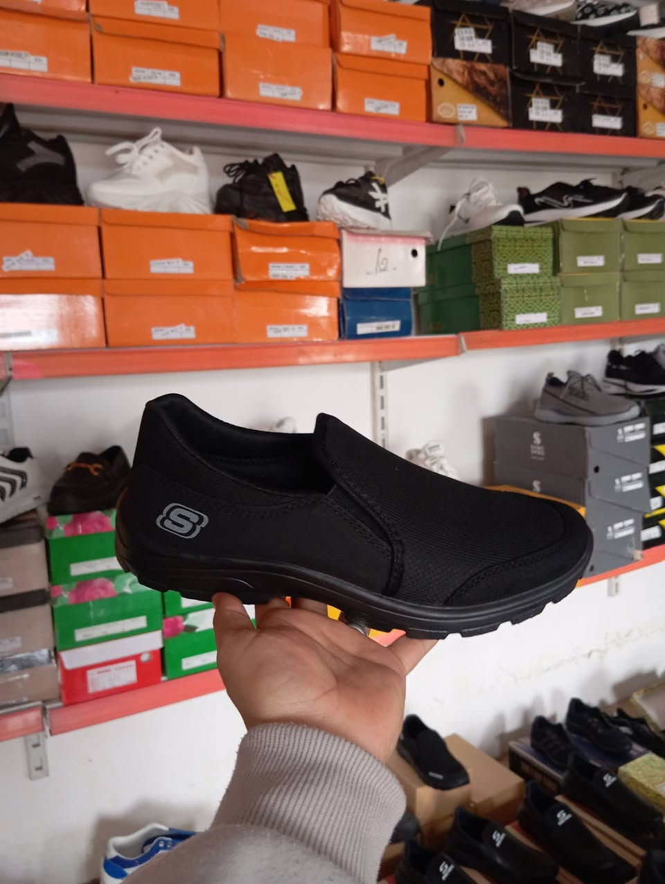 محلات الغازي | قسم الأحذية
توفرت تشكيلة سكجرات ولادي ورجالي
✔️ تصاميم عصرية
✔️ مريحة بالاستخدام اليومي
✔️ قياسات متعددة
جودة ممتازة ✨
أسعار مناسبة للجميع 💰
📍 زورونا بمحلات الغازي وخلي خطوتك ثابتة وأنيقة

الموقع:شميط -الشارع العام-مقابل اسواق باسم العيدان 
للاستفسار: ***********
***********
