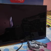 شاشه للبيع حجم 32 سعر 75 مكان حي العامل بغداد 07834210377