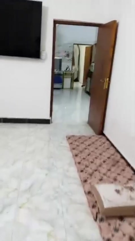 بيت مساحة 100 م طابو زراعي المكان شفته خلف قاعة بيانو بيع او مراوس بيت حصرا ام العظام او سبعة نيسان للأستفسار ***********

