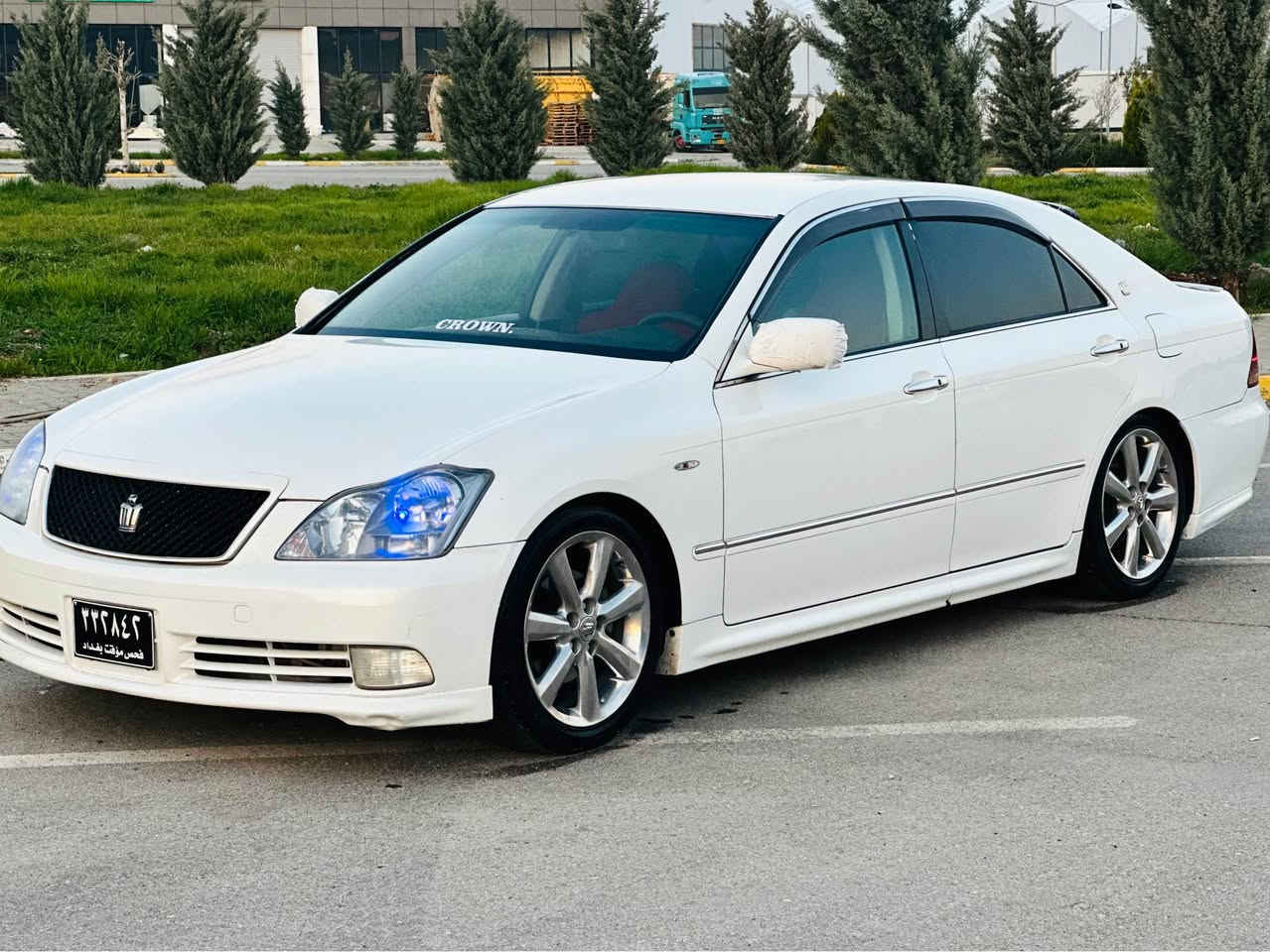 تویتا شاهانە مووس مووس ٢٠٠٥
١٨٠ بچوک بە بچوک ناو ڕەش دینگەی ئیستل بیلاد
يەک پارچەی ئەوپای بۆیاخە
دەعم و لێدراوی کەڤەر گۆڕاو بەشەرت 
گێڕ و مەکینەو سارد و گەرم بەشەرت 
چوار تاییەی تازە بێ مەسرەف
سەقف شوشەیی 
قفڵی(٦٣) گەڵا 
ژ.م ***********
*********** Singapore
