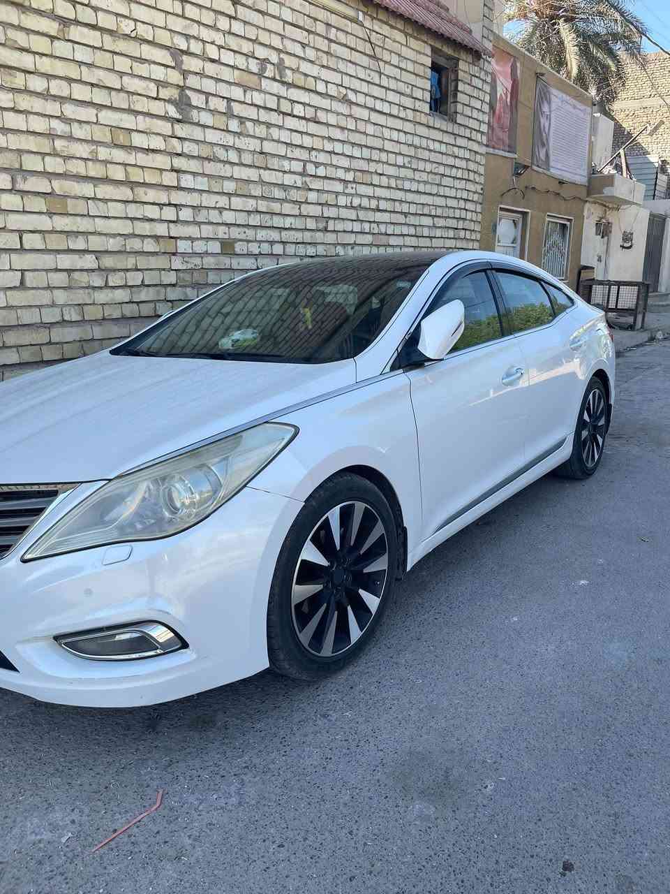 ازيرا خليجي موديل 13 فول مواصفات رقم أربيل بأسمي بانوراما مكينه 3000 بصمة أبواب وصندوق مري شفط ترحيب بالمري عند الاقتراب زراك لايت كراس اماميه كهرباء وكرسي السايق مساح تبريد قطعتين ويل 19 رياضي الغرفة جلد قرميدي ثلاث بردات خلفية كهرباء وجوانب يدويه حساسات اماميه خلفيه جنطه كهرباء  انارة محيطية  داخليه ولايت زنون اصلي صبغ جاملغ خلفي بدون دواخل  والدعامية الخلفية اثر شخوط والباقي مكفول السعر 125 مكان السيارة بغداد بيع او مراوس بسورنتو 21 او اعلى
***********
