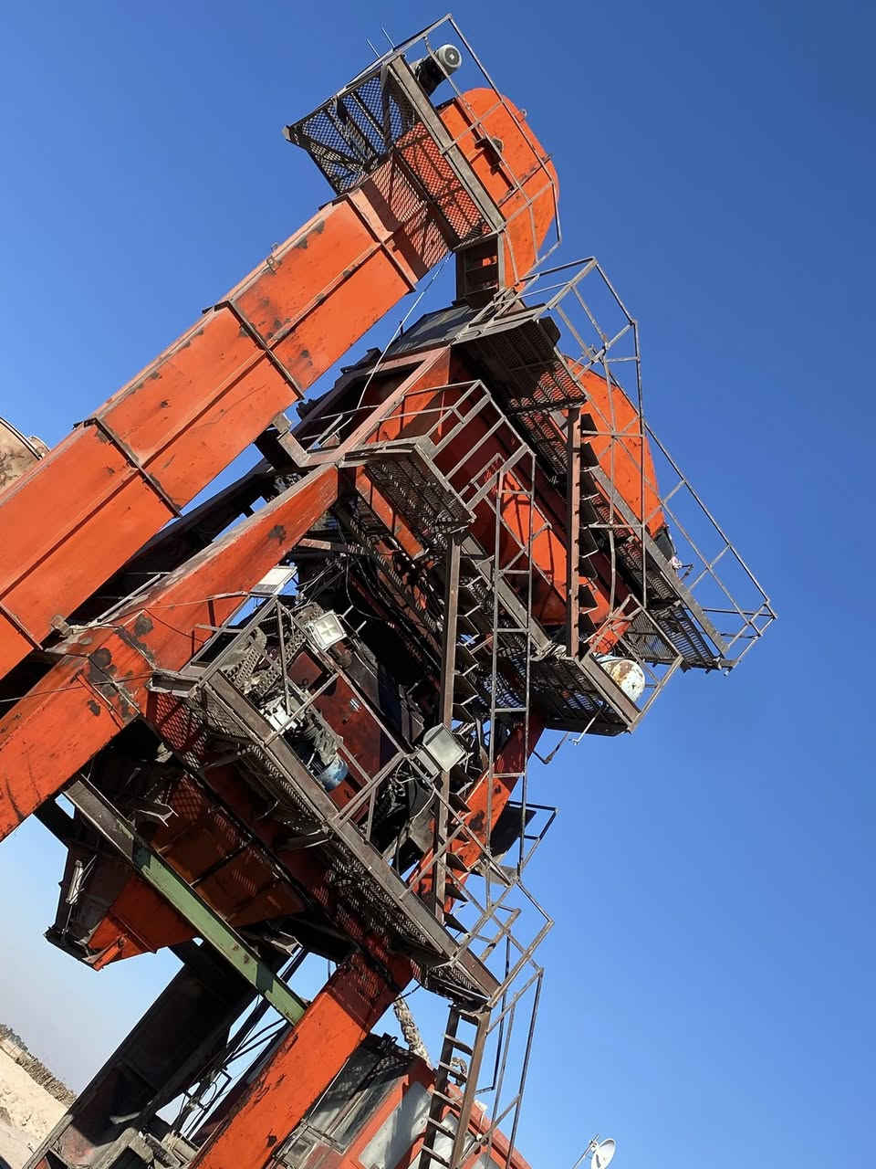 سلام عليكم معمل فقط للبيع المعمل جاهز  سبب لبيع عدم التفرغ رقم ***********
