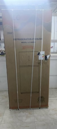 ثلاجه LC 22قدم للبيع بعده بلكارتون ممشتغله بيه ظمان 5 سنوات 0782981330...