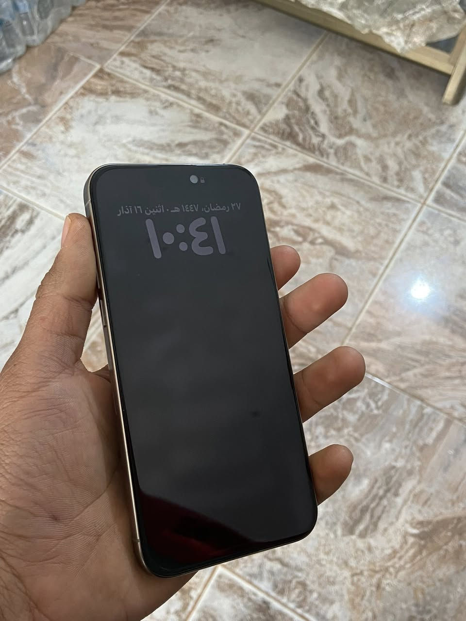 السلام عليكم
ايفون 15برو ماكس 
شرق اوسط ذاكره256
بطاريه 86 مكفولل من الزلغ 
نضيف كلش نضيف سعره مليون
كارتونه وشاحنه ويا مكاني الطارميه
***********
