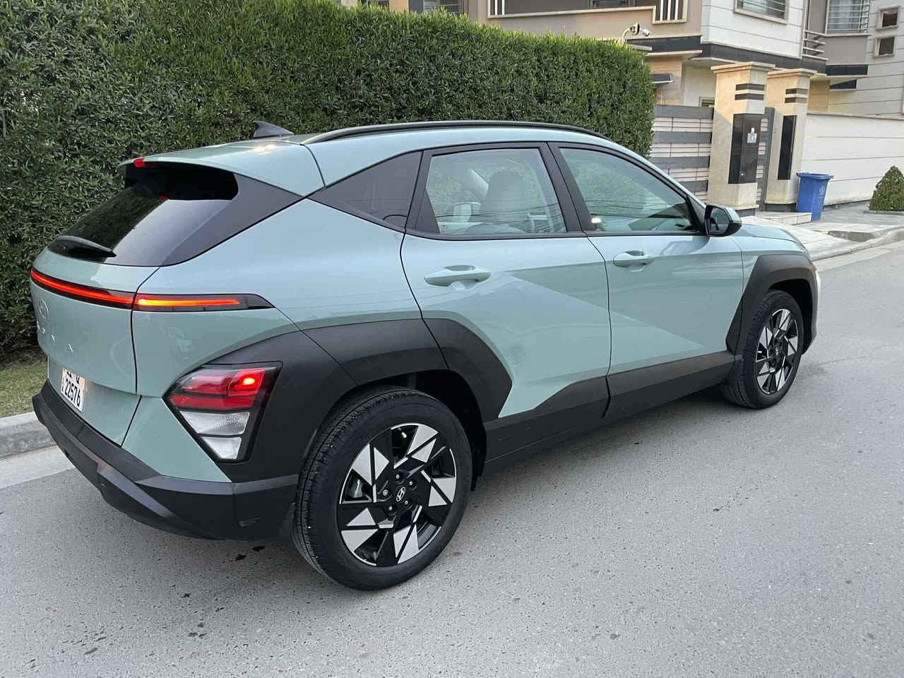 ***********  جديده اخت زيرو 
كونا ٢٠٢٤ 
لون مميز محرك ٢٠٠٠ دوش
 فول مواصفات ماعدا الفتحة /
 بصمة تشغيل عن بعد 
 وترحيب
 / كير تعليك / 
شاشه عله طول الدشبول 
لد امامي خلفي 
حساس امامي خلفي
رادارات جانبية توقف ذاتي 
كامرات دوارة
تدفئه بالكشن 
تبريد امامي خلفي 
 سيارة جديدة وجاهزه مابيها اي نقص
 داخل ابيض 
 ماشيه ١٦ ألف 
حادثها بنيد فقط 
حته دعاميه نفسها
بدون دواخل صور الحادث موجوده
 سنوية بأسمنه
 مكاني بغداد الاعظمية
 السعر ١٧٤ ورقة 
اتصال فقط مكلف بلنشر 
 *********** Colombo, Sri Lanka
