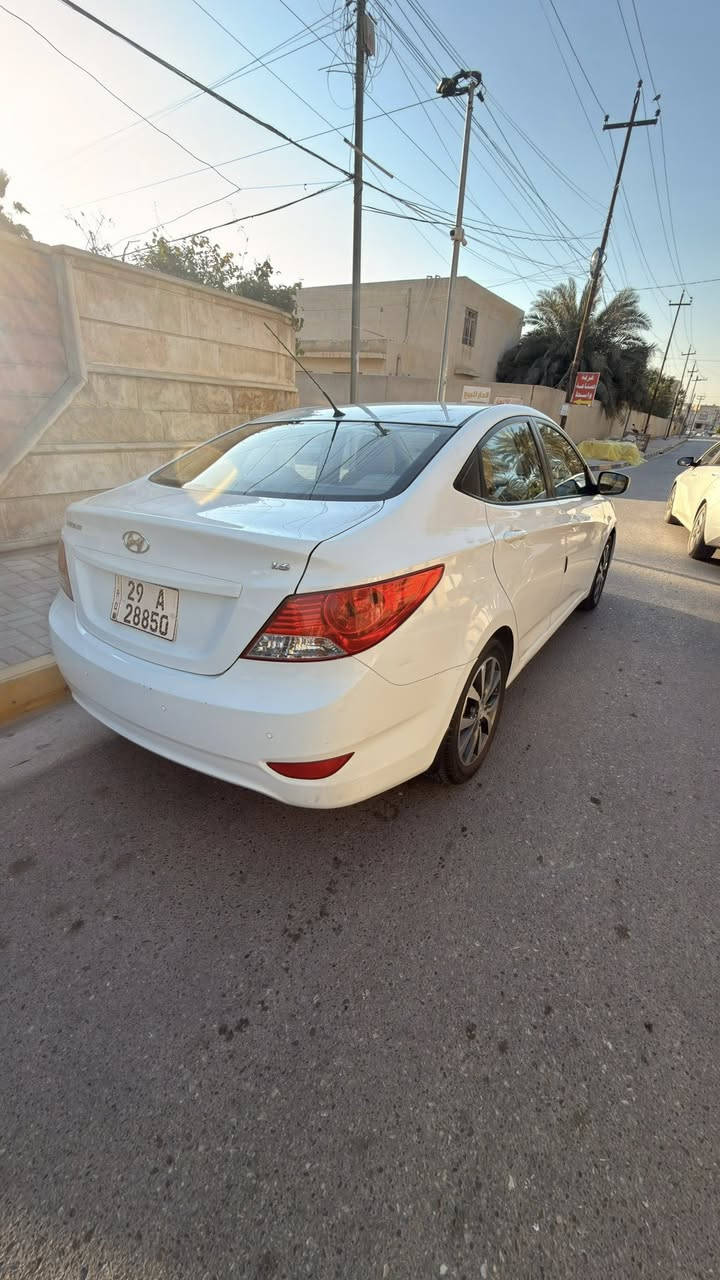 هونداي اكسنت موديل 2015
مشاية 55 الف 
نضيفة
 ب اسمي سيارة تحويل ثاني يوم 
رقم واسط خصوصي
تفاصيل اكثر 
***********
تفاصيل اكثر سونار موجود
