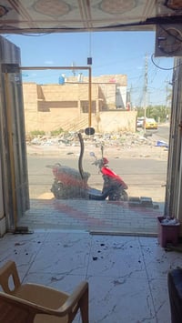 غراض محل حلاقة • معدات حلاقة • كرسي حلاقة • ميز مراية حلاقة • ميز عرض ...