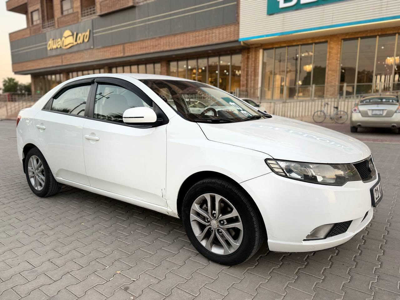 كيا سيراتو للبيع خليجي 2011 سليمانية السعر 90وبيها مجال 

للتفاصيل اكثر الاتصال على الرقم ***********
