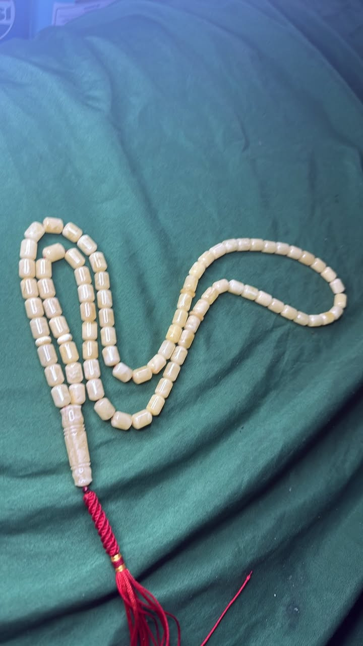 سبحه كهرب الوزن ٣٥ غرام تشجير بل كامل سبحه حلوه ومرتبه مكاني بغداد قريب عل مستشفى الطفل ***********
