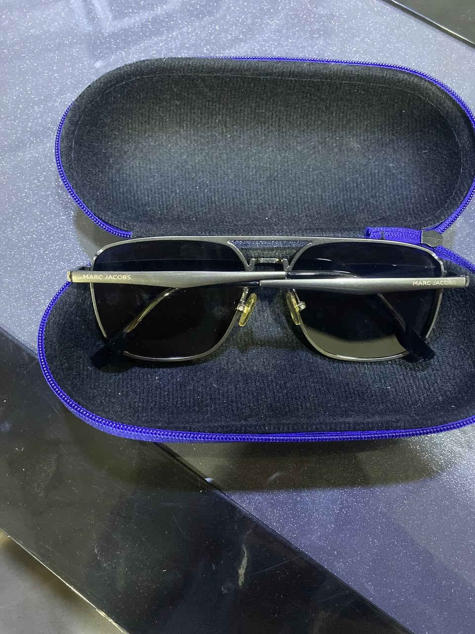‼️عرض الموسم نظارة ماركة Marc Jacobs
ايطالية الصنع مع الختم على الجوانب موضح بالصورة 

Made in Italy

✅السعر 25الف شامل التوصيل لكل محافضات العراق


**إذا كنت صاحب هذا الإعلان وتريد حذفه لأي سبب، رجاءا أرسل رسالة إلى الدعم الفني**