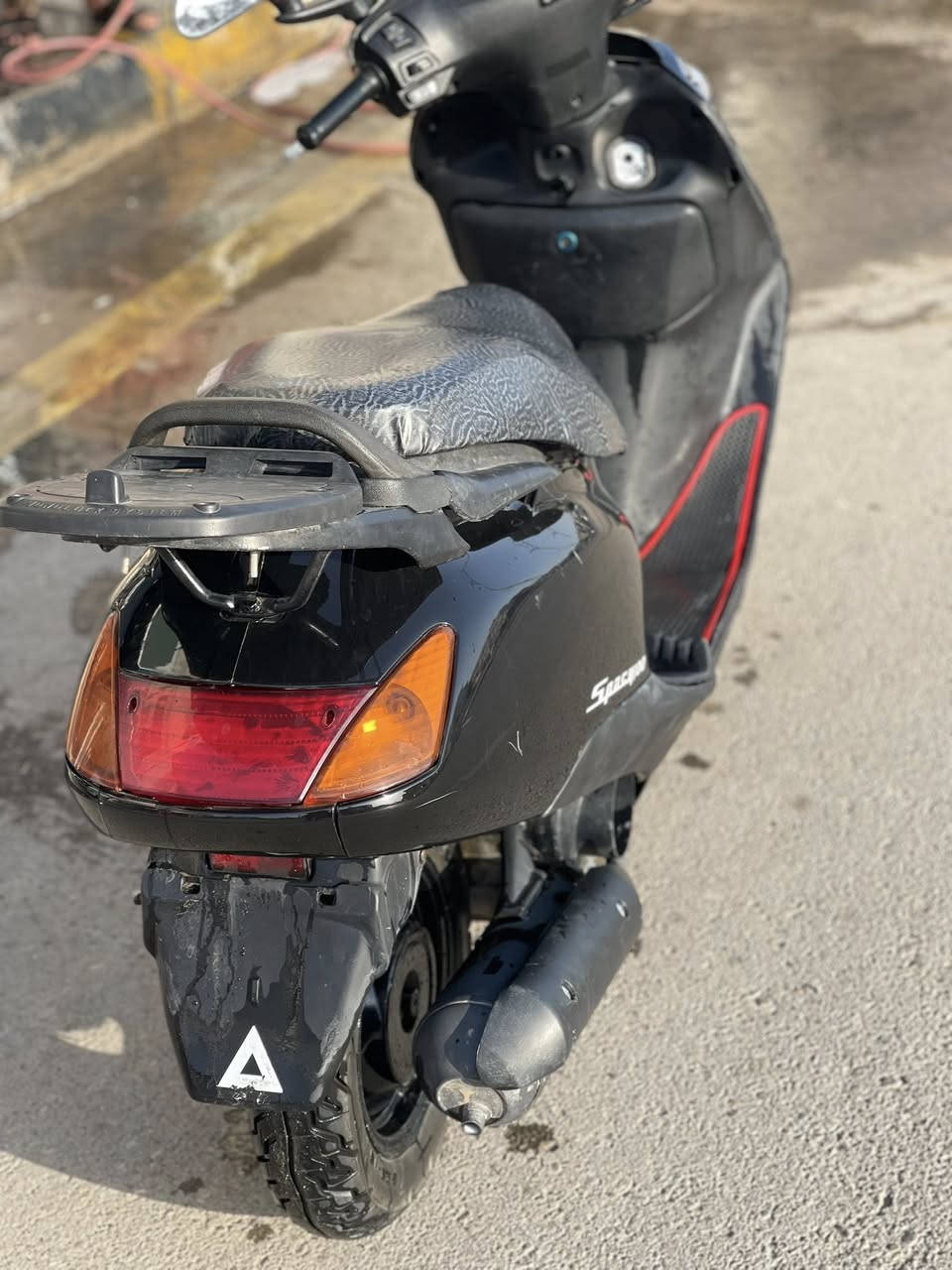 دراجه سبيسي ياباني للبيع دراجه ماليها نقص وناعمه خرسه فقط باتري يراد الها غيرها كله شغاله سعر ٥٠٠وبيها مجال قليل كلش شراي تصل خاص ماجاوب رقم ***********
