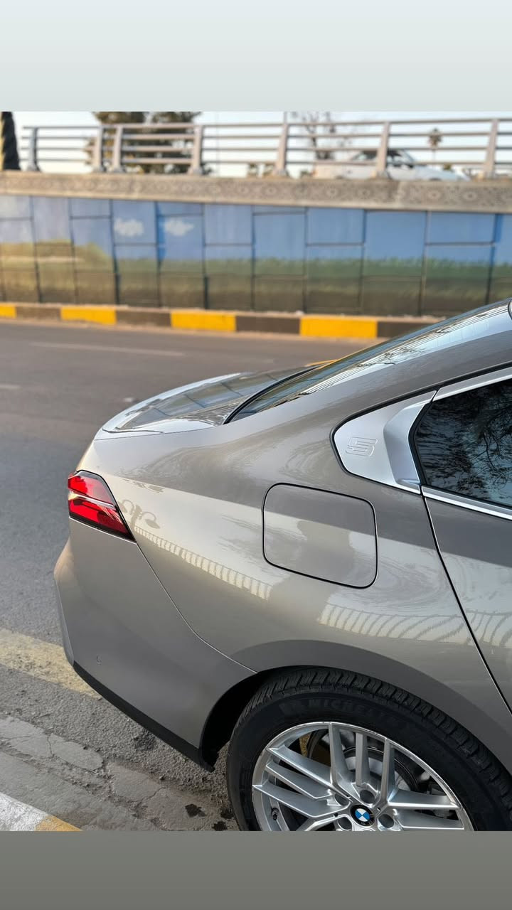 للبيع (BMW (530  موديل 2024 
-كلين كفاله عامه. 
-(بصمتين)

فول أعلى فئة بالمواصفات

-لايت ليزري  داينمكً

-4 كامرات 

-نظام البارك إيسست (اوتو. بارك) + حساسات 360’

-سستم صوت سماعات Harman/Kardon 

-شاحن تلفون وايرلس

-صندوق كهرباء

-بصمات عدد ٢ 

- ماشيه 40 

السياره  كليييين تايتل مكفوله جديده  جدا وبدون اي نقص  صفر مسج. سيرفس كامل  وكلشي على وضع الوكاله    بدون نواقص او ملاحظات 
*********** بغداد
