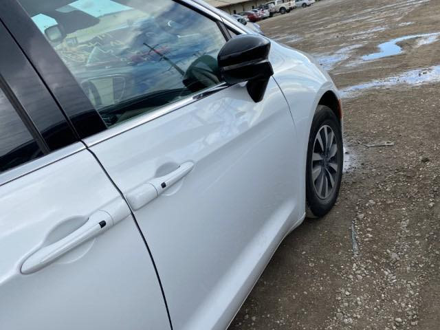 الضرر ؛؛  حالوب قليل
اللوحه ؛؛ بغداد بسمي تحويل بنفس اليوم 

1-هايبرد كهرباء بانزين مديل 2024

2- هندبريك بصمة 

3- تشغيل عن بعد 

4- هيترات بالكشنات 

5- رادر جانبي 

6- بيبان كهرباء ( تحكم ريمونت ) 

7- صندوق كهرباء شفط 

8- رادار امامي خلفي 

9- كشنات VIP منفصل

10- مانع انزلاق 

11- نظام ستوب بارك 

12- لايت لدالشكل الجديد 

13- تنبيه الخروج المسار 

14- شاشة كبيرة كاربلاي 

15- تبريد مركزي ثلاثة قطع 

16- تدفئه كراسي وستيرن

17- تحكم استيرن فول 

18- بردات داخلية 

19- اشاير بالمري 

20 -محرك 6 سلندر 3600 

21- كير ماوس 

22- نقطه عمياء 

23 - كشن كهرباء + خزن 

سعر السياره : 260

       مكان السياره بغداد ***********
