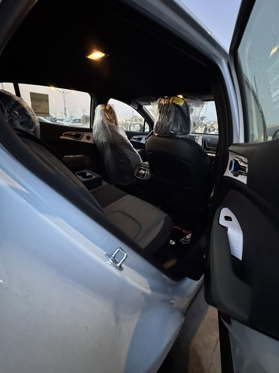 السلام عليكم
اسبورتج فول خليجي 
زيرو بدون رقم حره 
مواصفات بلاك فول 
موديل 2025 ام الضمان 
م ***********
