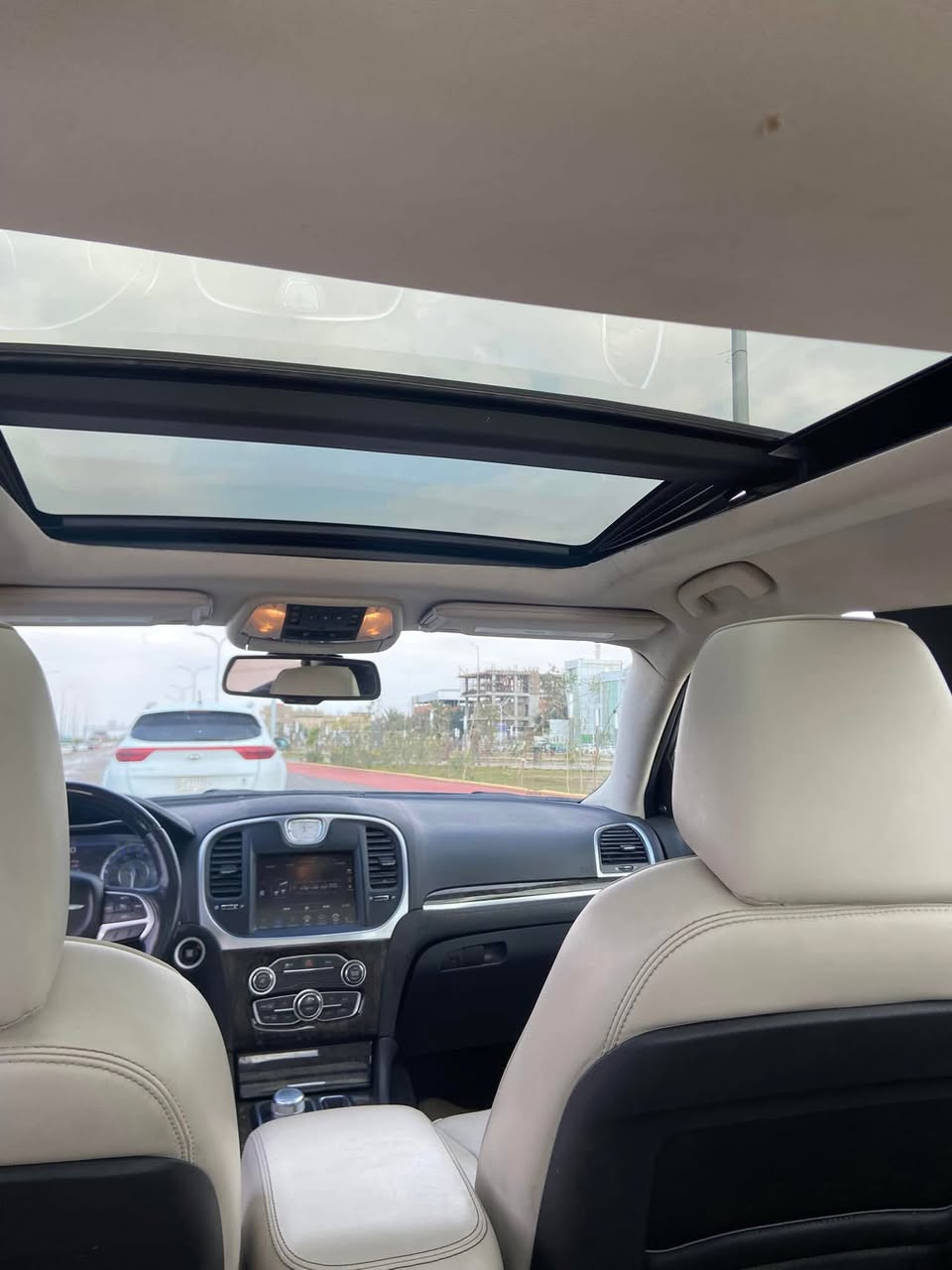 السلام عليكم اوباما للبيع فول مواصفات للاخير شنو بالك موجود بيها ، ماشيه 95 الف ، متومه شمالي بيها سنويه اصلية من المرور وين ما تريد روح بيها وبيها ارقام اصليه 
السيارة جاهزة للاخير ما بيها نقص ابد 
كصة جنطة
السعر 90$ وبيها مجال 
لا تقارنها بالسيارات المهجومة 
وسنوياتهن استنساخ
مكانها البصرة / 
***********
