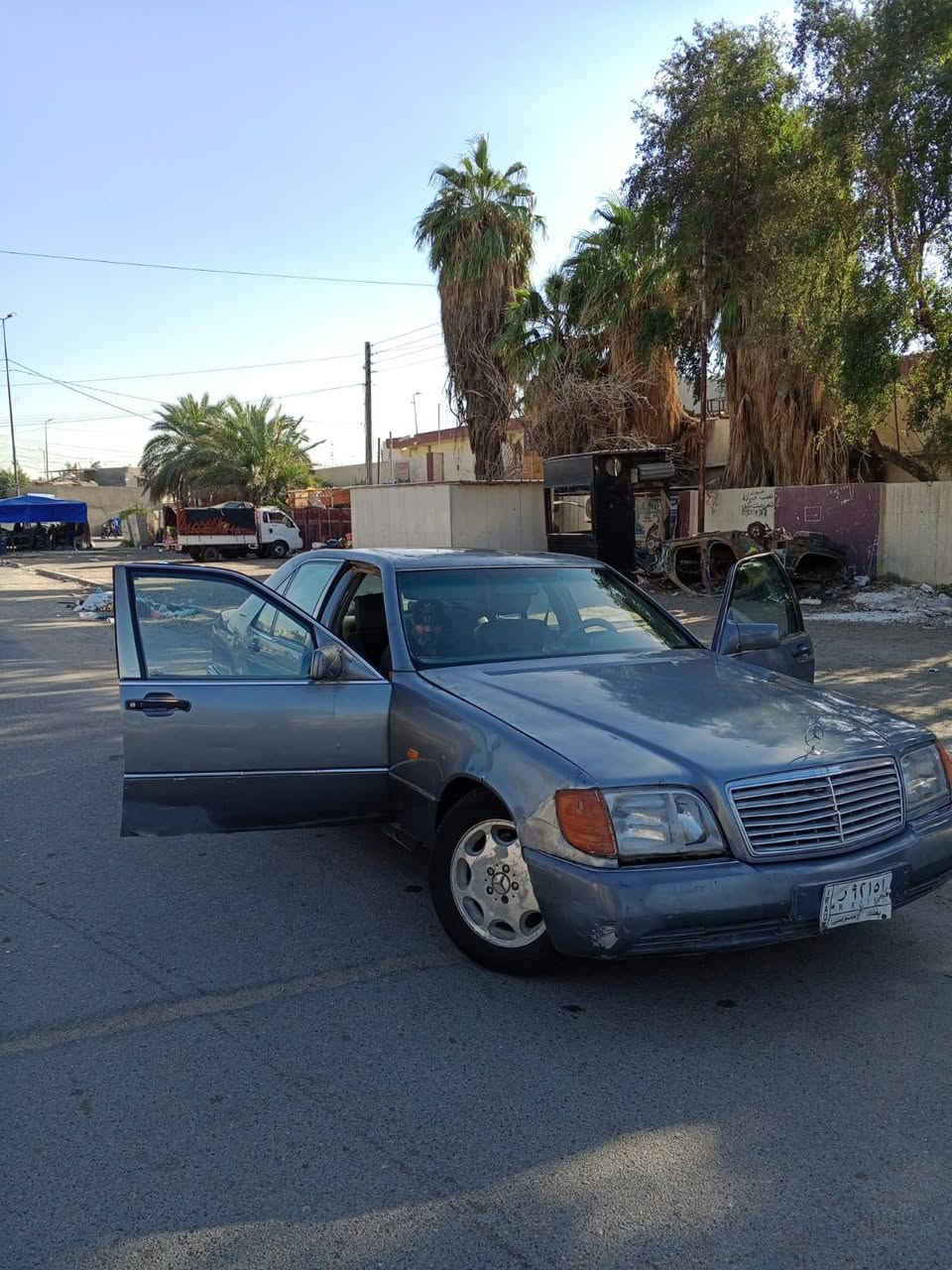 بسعر سايبة والله بيعه سريعة متوازي
السلام عليكم للبيع مارسدس شبح موديل 1994 سيارة وارد خليجي كاملة مكمله كهربائيات اشاير لايت عالي ناصي بك لايت هورن جام كهرباء يصعد وينزل دبل جام مكينه سته سلندر vvt تشك الكاع شلعة معدل  لاتنقيص ولاتبخير خير من الله تخم تاير جديد جواها سبير وجك بلجنطة سيارة مايعوزها برغي ((تحويل مباشر بأسمك )) رقم بغداد ألماني 
السعر : 36 ورقه وبيها مجال 
العنوان : بغداد الشعب يم سوك شلال 
الرقم : ***********
