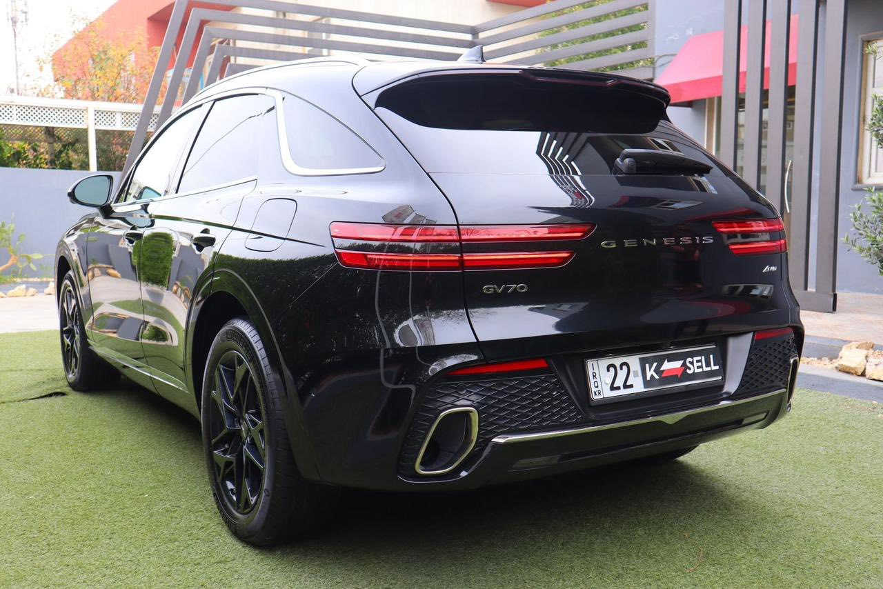 السلام عليكم جنيسس  موديل ٢٢ بدون قطرة صبغ حادث دعامية امامي فقط فول كامرات٣٦٠ رادارات قيادة توقف ذاتي ماعدا المساج ٢٥٠٠ تيربو ب٣٠ $ واتصور ماكو هيج سعر كلين 
***********
