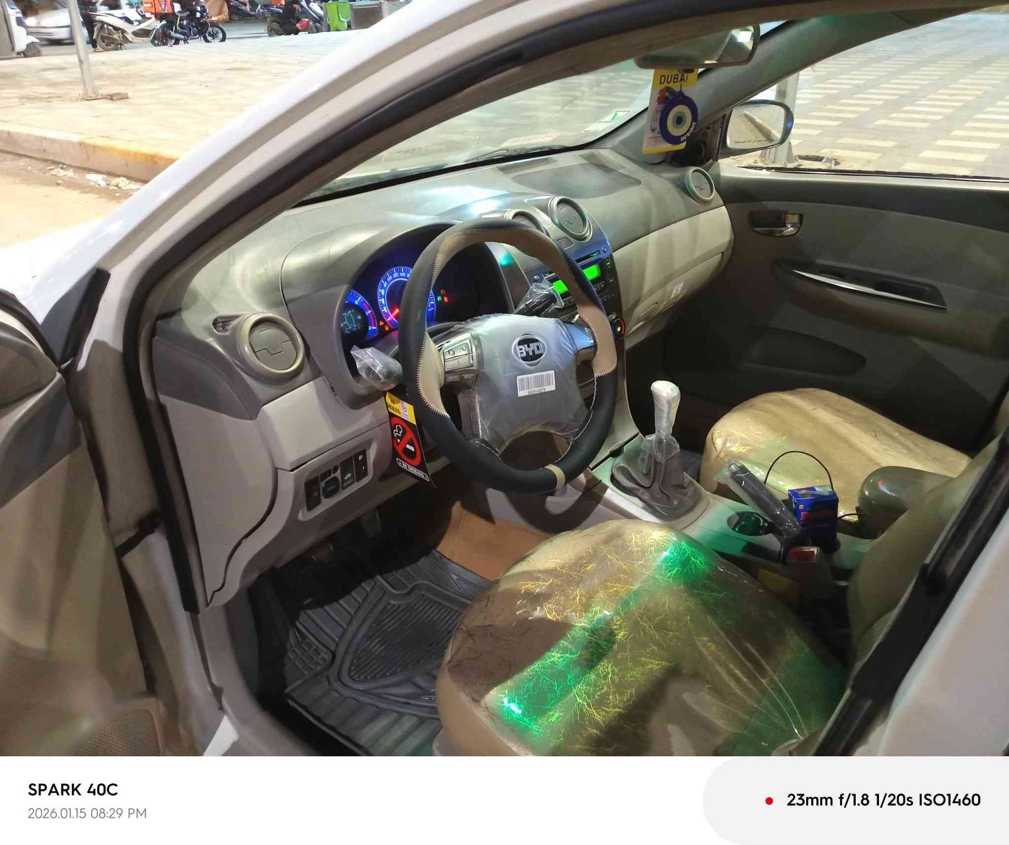 سلام عليكم ورحمة الله وبركاته اخوان بيوادي موديل 2013  جي 3 بصمة كير عادي هونداي كير محرك وكلج جدد صدر امامي اخلفي جديد تخم تاير جديد كهربائيات كلهة شغالة غرفتهة جديدة سيارة مكفولة من ضربة وتبديل فقط مكانات صبغ بدون اي حادث رقم بغداد تحويل ثاني يوم العنوان بغداد الرقم *********** السعر 57 وبيها مجال شي بسيط الشراي يتصل وبلخدمة
