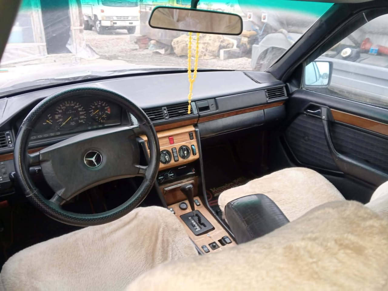 مارسیدز 3000
ارم سلیمانی مەکینەی بەتەی دوو نیو بەشەرت گیر و مەکینە 
بی دعموو هەموو گیانی یش اکا کارەبایی بی نوقسانی 
لە کەڵارم 
***********
33 مەعامەلە
