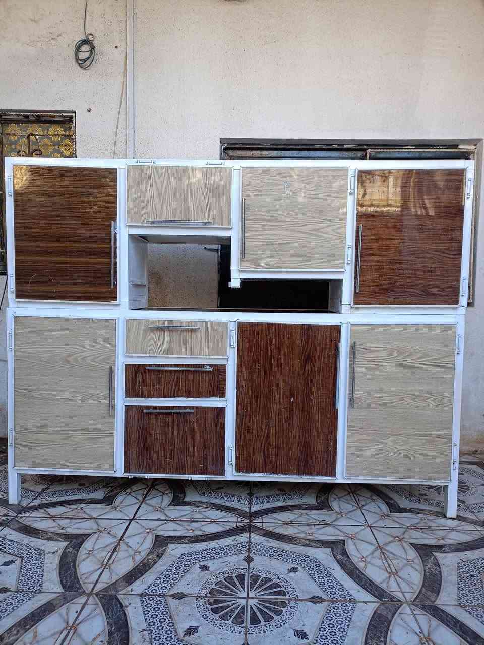 كاونتر قطعتي الطول مترين مستعمل قليل 
السعر 200 البصره شط العرب ***********
