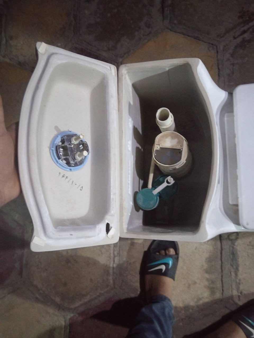 مقعد غربي مامستخدم ربطنا وشلعنا لبيع السعر ٥٠ قفل ***********
