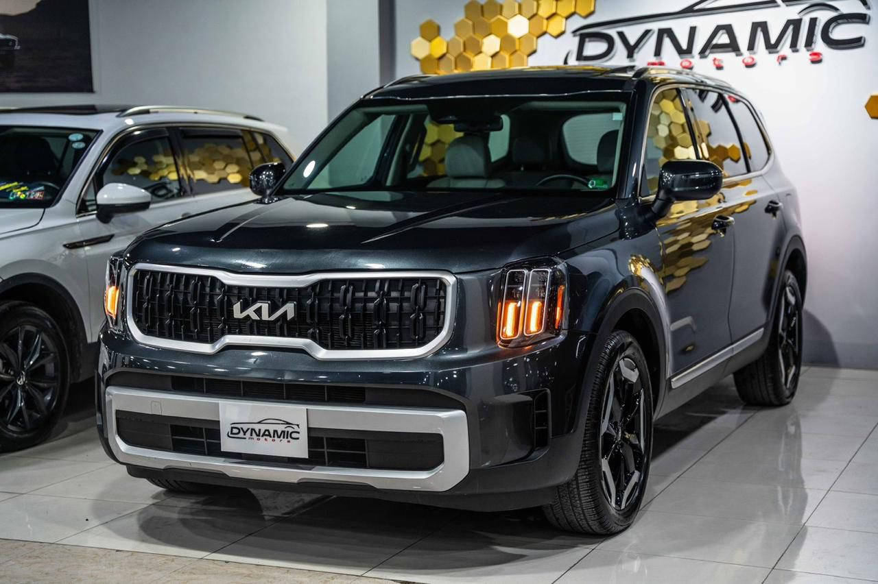 السلام عليكم
كيا تولورايد للبيع فقط 
موديل 2024
ماشيه 20,000
مواصفات فوول
حادث خفيف موضح بالصور
السعر 33,000$
للاستفسار ***********
