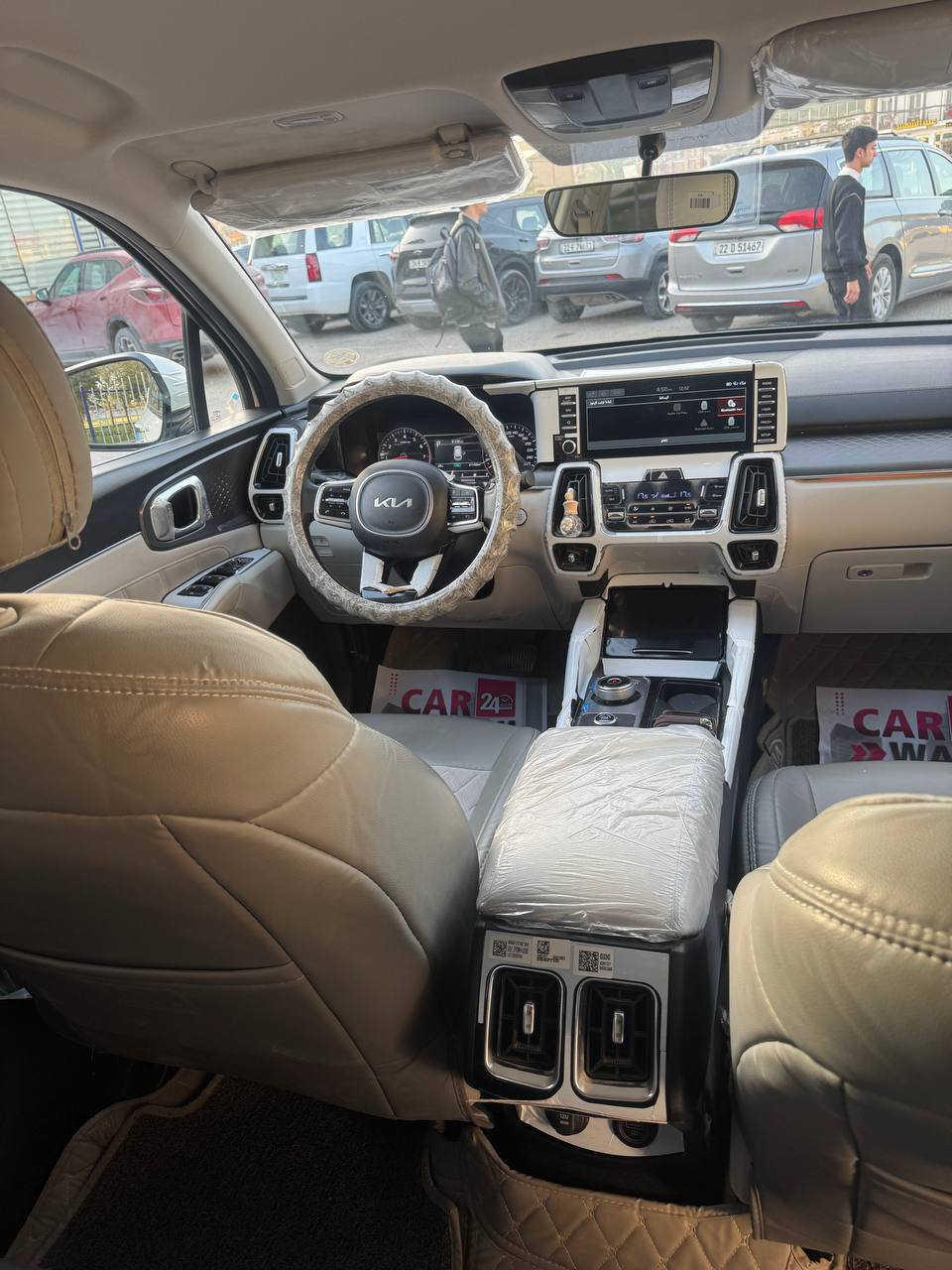 السلام عليكم
كيا سورنتو 2023 خليجي ( الزيرو )
 ( السياره عل شرط مكفوله من جكت الابره)
ماشية 21 كيلو سيارة مال بيت تطلع بالسبوع مرة
دبل كشن كهرباء 
كير ماوس 
سايد بريك بصمه 
فول تحكم استيرن 
شاحن واير ليس 
شفتات كير بل استيرن 
لايت عدسات 
بكلايت لد 
دواخل نشره 
ويل 19 
محرك 6 سلندر 
7 راكب 
3 قطع تبريد 
بصمه تشغيل 
تشغيل عن بعد 
حساس امامي خلفي 
شاشه اصليه
جي بي اس بلادي 
مكان السياره النجف 
رقم اربيل دولي
رقمي ***********
